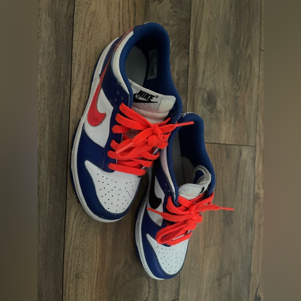 Nike dunk size 4